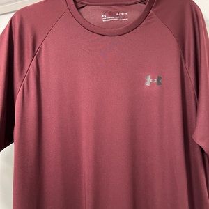 Men’s Under Armour Heat Gear shirt